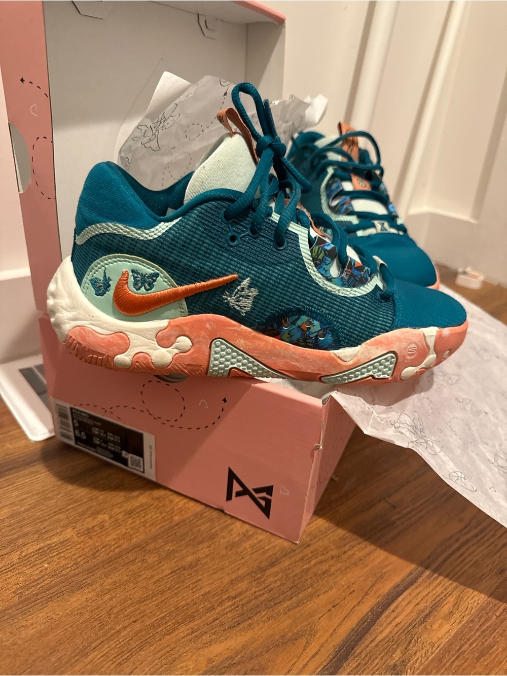 Nike PG 6 Valentine Rare find Sneakers